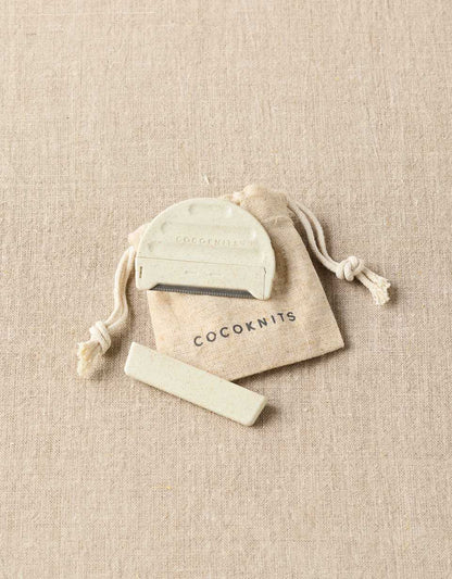 Cocoknits - Fuzz off Comb 2