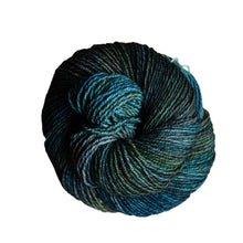 Load image into Gallery viewer, Malabrigo Dos Tierras
