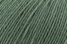 Load image into Gallery viewer, UNIVERSAL YARN - Deluxe Bulky Superwash
