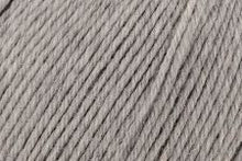 Load image into Gallery viewer, UNIVERSAL YARN - Deluxe Bulky Superwash
